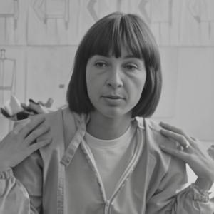 Eeva Palvanen 80-luvulla Suomen Trikoon ateljeessa